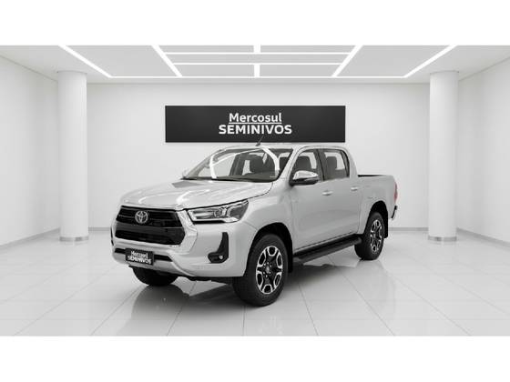 TOYOTA HILUX 2.8 D-4D TURBO DIESEL CD SRX 4X4 AUTOMÁTICO TOYOTA HILUX 2.8 D-4D TURBO DIESEL CD SRX 4X4 AUTOMÁTICO